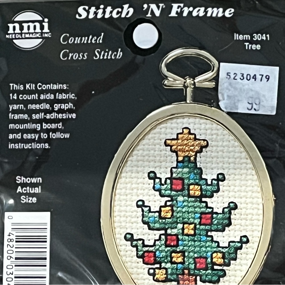 NWT Set of 2 NeedleMagic Inc Holiday Stitch ‘N Frame Counted Cross Stitch Kits - Picture 11 of 13
